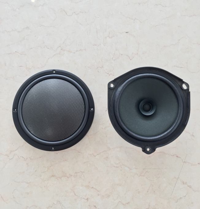 ダイハツウェイクに薄型だけど良い音になるスピーカー取付