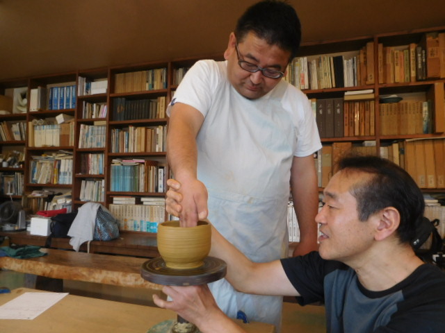 晋六陶芸館の陶芸教室　よーいどん！で人間国宝！_d0106134_23525069.jpg