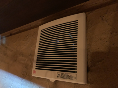 DIYの換気扇工事_d0011635_16391722.jpg