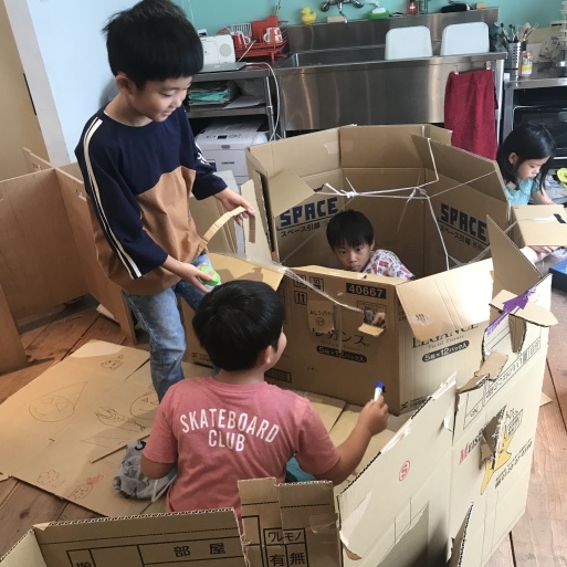 段ボール〜材料集め・作品の行方・エンドまで_d0076558_21181696.jpeg
