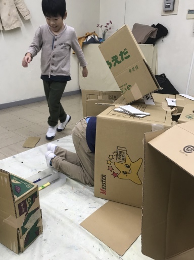 段ボール〜材料集め・作品の行方・エンドまで_d0076558_21273633.jpeg