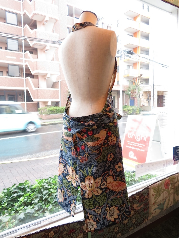モリス エプロン『いちご泥棒』 ウィリアムモリス正規販売店のブライト_c0157866_19065164.jpg