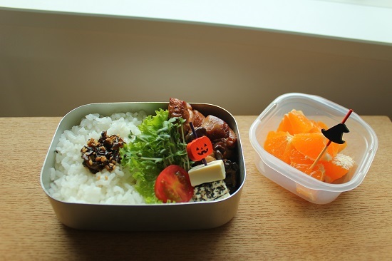 ふふ4歳のハロウィン弁当 と 適応するものが生き残る_c0327192_10162809.jpg