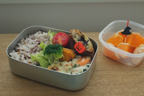 ふふ4歳のハロウィン弁当 と 適応するものが生き残る_c0327192_11002254.jpg