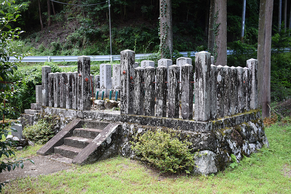 天誅組の足跡を訪ねて。　その２９　「天誅義士湯ノ谷墓所」_e0158128_21193012.jpg