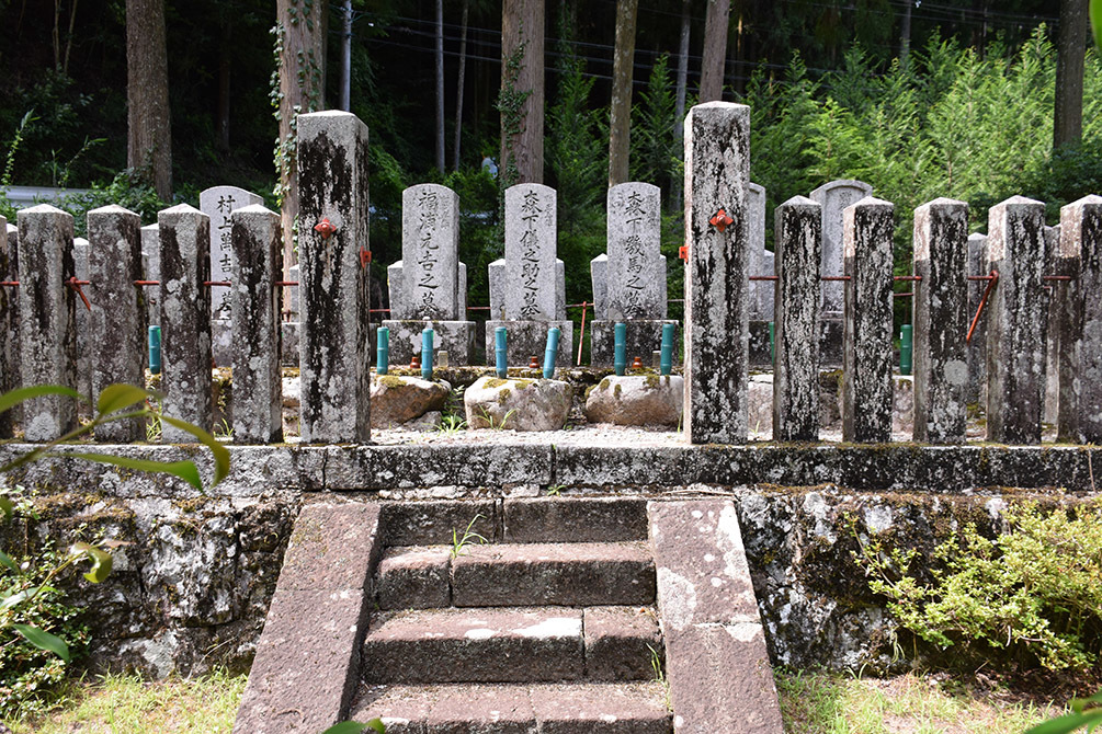 天誅組の足跡を訪ねて。　その２９　「天誅義士湯ノ谷墓所」_e0158128_21193310.jpg