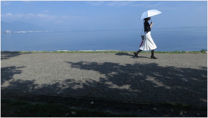< 穏やかな一日 >_c0036080_15184643.jpg