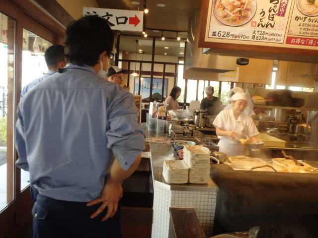丸亀製麺 西宮前浜店_c0118393_10560330.jpg