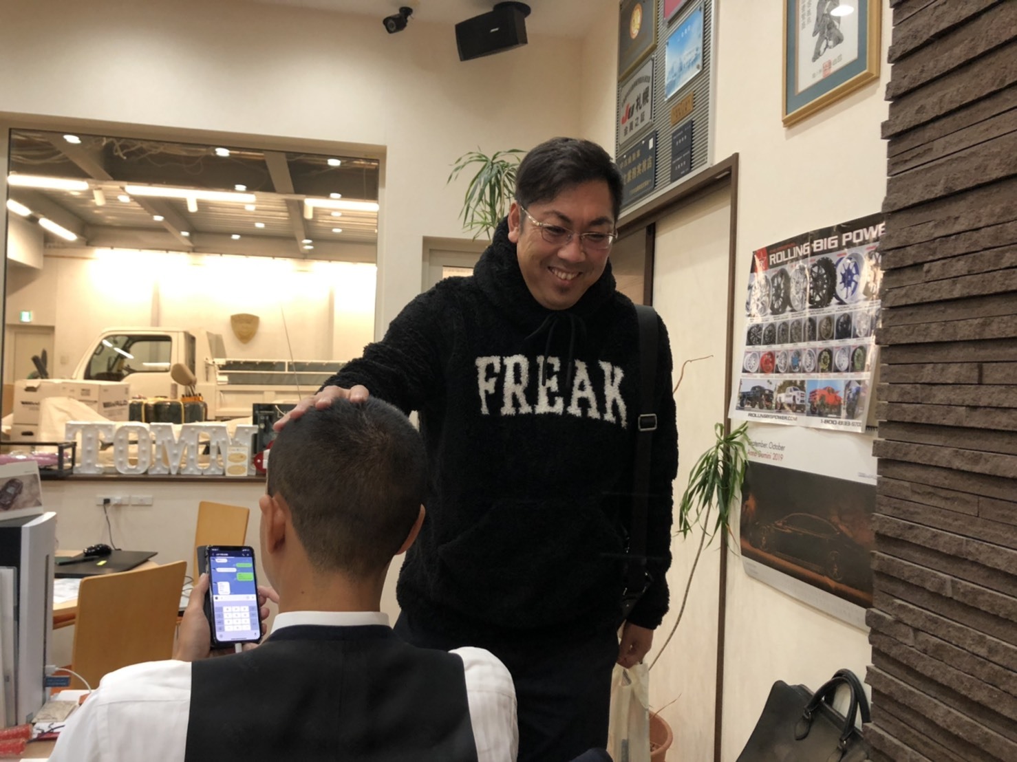 11月3日(日)ハマーH2 ラグジュアリーPKGあります!! ランクル エスカレード ベンツ インフィニティ TOMMY♡_b0127002_14550360.jpg