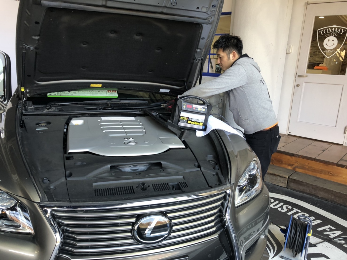 11月3日(日)TOMMYBASEブログ☆レクサス☆LS460☆LS600h☆カスタム専門☆セダン専門☆フーガ☆希少車☆スカイライン☆限定車☆レガシィ☆4WD☆自社ローン_b0127002_18061464.jpg