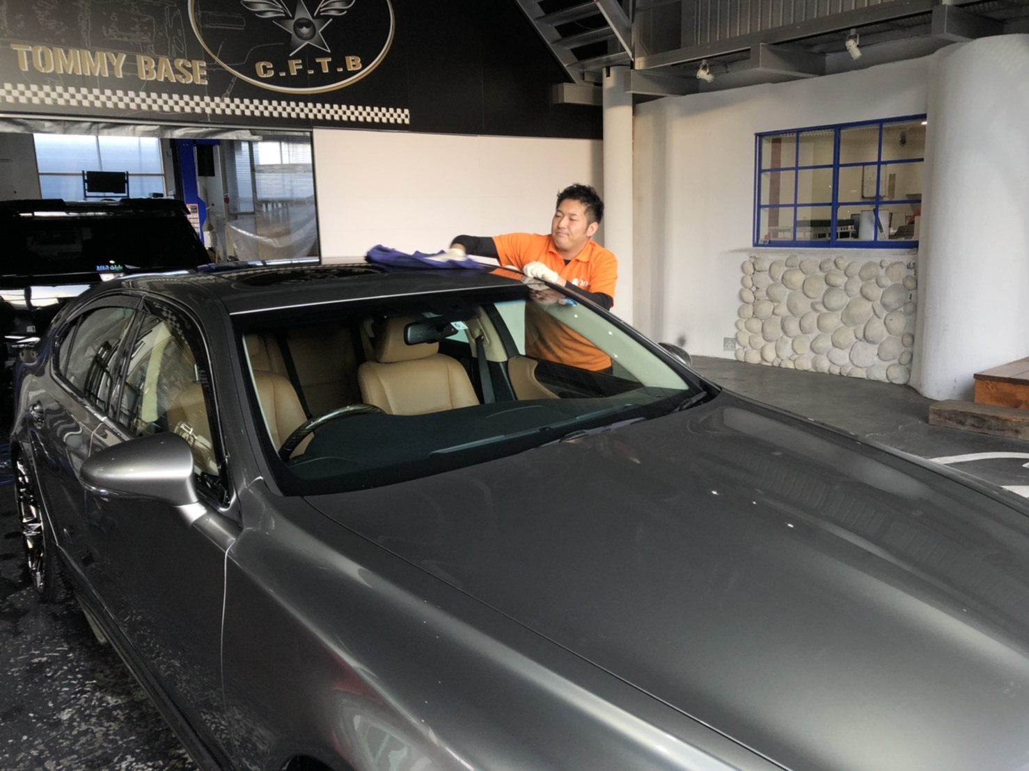 11月3日(日)TOMMYBASEブログ☆レクサス☆LS460☆LS600h☆カスタム専門☆セダン専門☆フーガ☆希少車☆スカイライン☆限定車☆レガシィ☆4WD☆自社ローン_b0127002_18124138.jpg