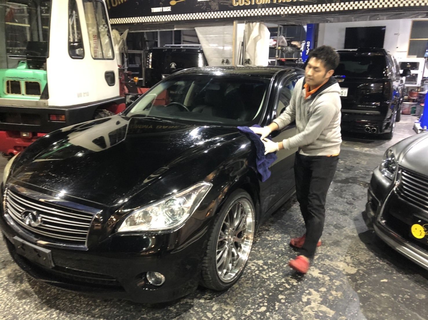11月3日(日)TOMMYBASEブログ☆レクサス☆LS460☆LS600h☆カスタム専門☆セダン専門☆フーガ☆希少車☆スカイライン☆限定車☆レガシィ☆4WD☆自社ローン_b0127002_18274105.jpg