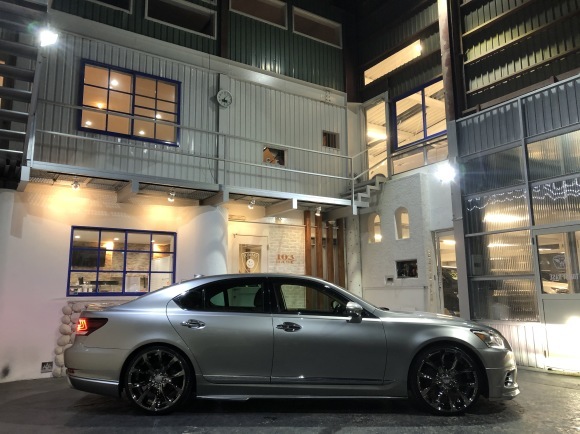 11月3日(日)TOMMYBASEブログ☆レクサス☆LS460☆LS600h☆カスタム専門☆セダン専門☆フーガ☆希少車☆スカイライン☆限定車☆レガシィ☆4WD☆自社ローン_b0127002_19124013.jpg