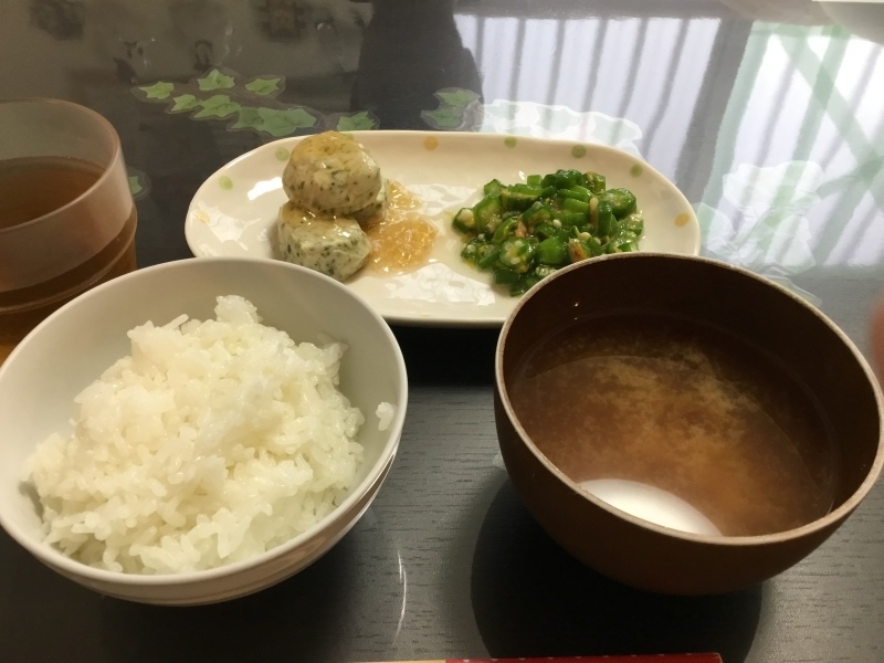 朝食　あおさのしんじょう　桜海老とオクラのおひたし　ごはん　味噌汁_c0357519_06423275.jpeg