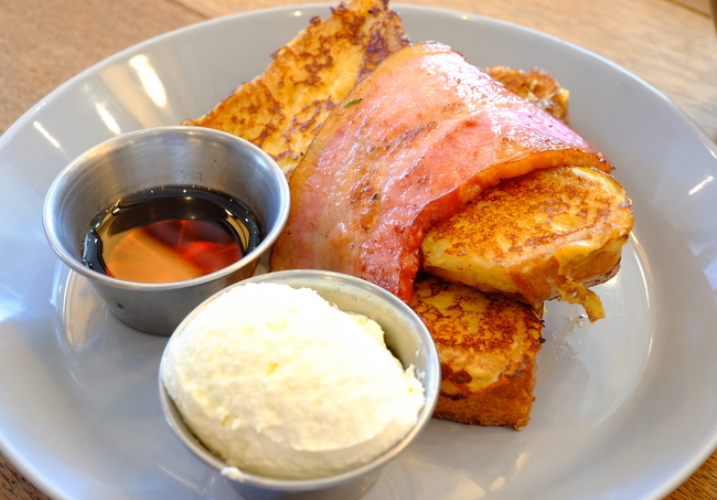 「品川 THE CITY BAKERY フレンチトースト&ブレッドボウルチャウダー」_a0000029_18051359.jpg