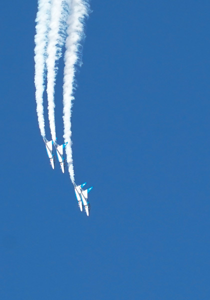 ブルーインパルス　入間基地航空祭予行練習_e0156083_13002452.jpg
