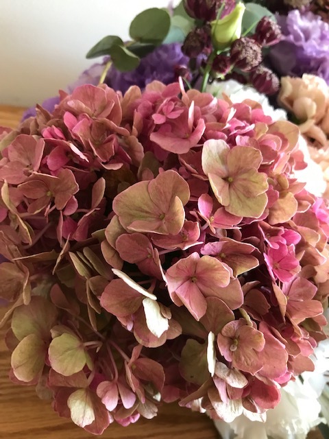 贅沢なフラワーアレンジメント_f0204295_12063002.jpg