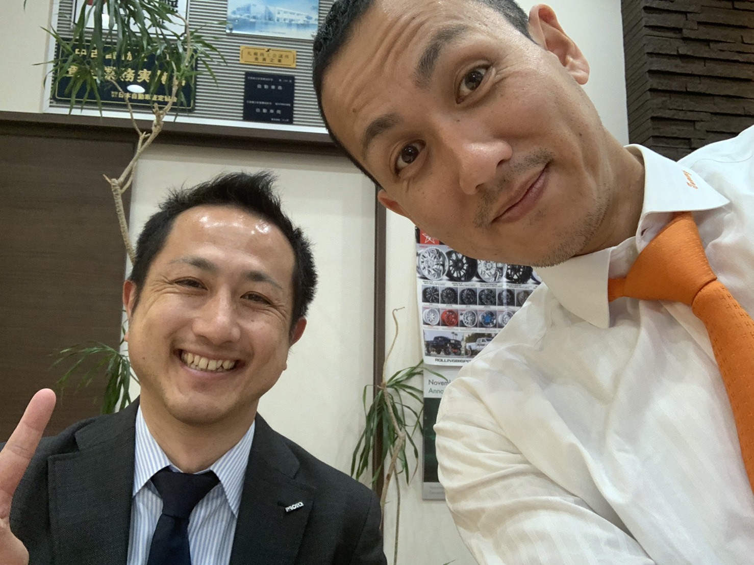 11月5日(火)本店ブログ♪05ハマー ラグジャリーPKG✊あります!1ナンバーで経費も楽々♪ ランクル エスカレード_b0127002_19022493.jpg