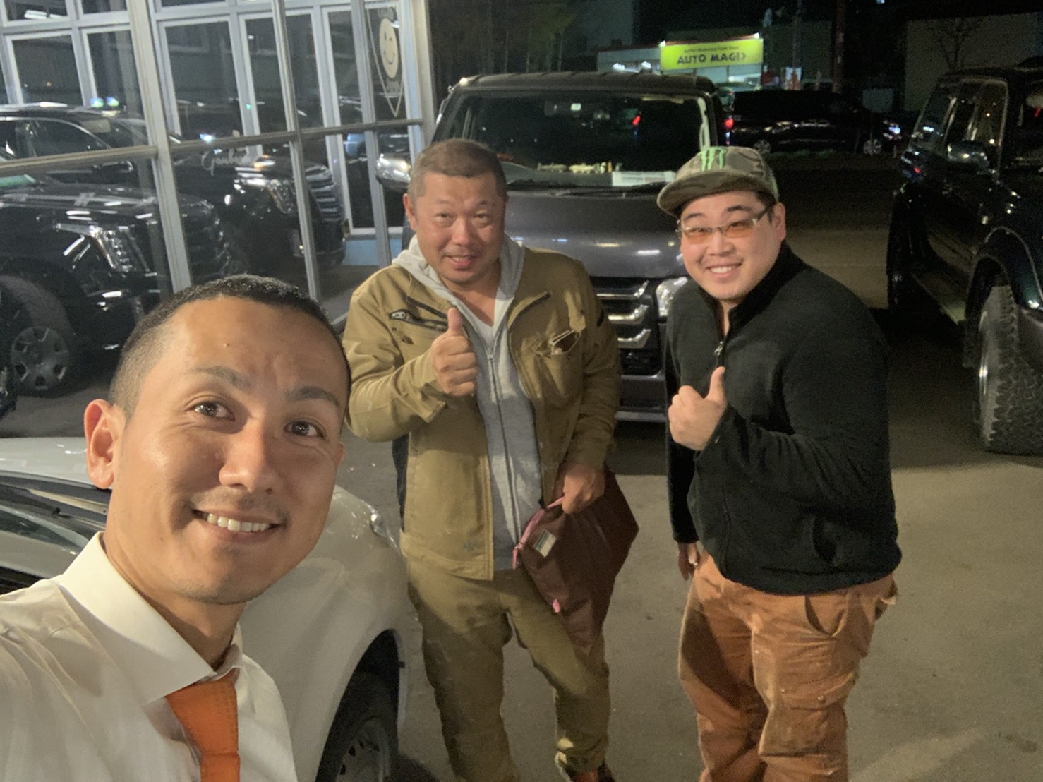 11月5日(火)本店ブログ♪05ハマー ラグジャリーPKG✊あります!1ナンバーで経費も楽々♪ ランクル エスカレード_b0127002_19050325.jpg