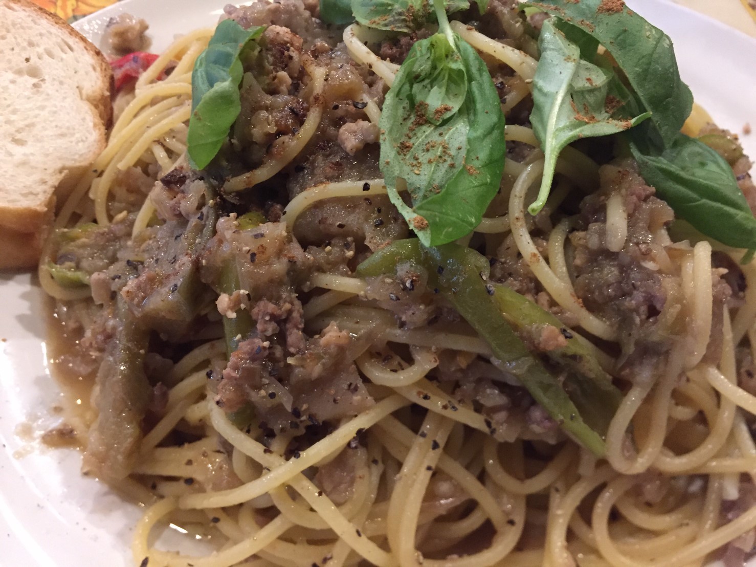 山猫軒 伏見唐辛子と秋茄子の肉味噌ソースパスタ_e0115904_15371857.jpg