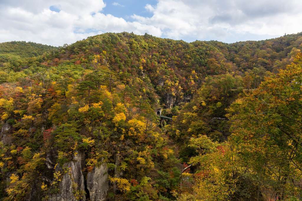 紅葉の鳴子狭_f0044056_07093977.jpg