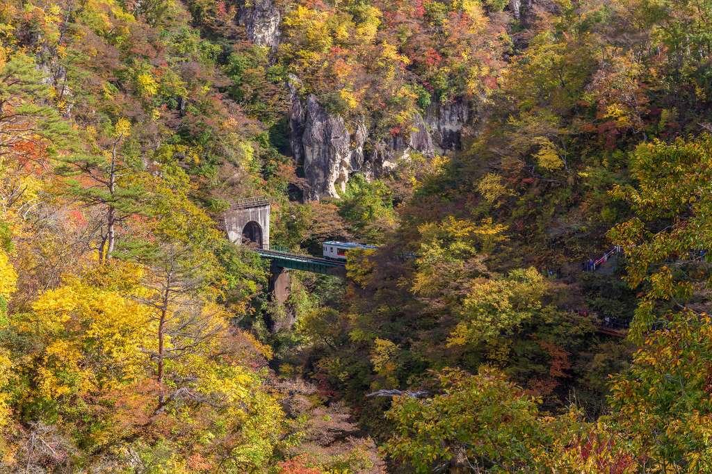 紅葉の鳴子狭_f0044056_07182363.jpg