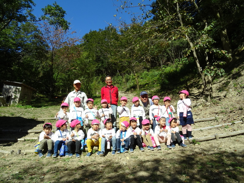 海星幼稚園年中組「里山遊び」 & ヒノキ間伐_c0108460_18095653.jpg