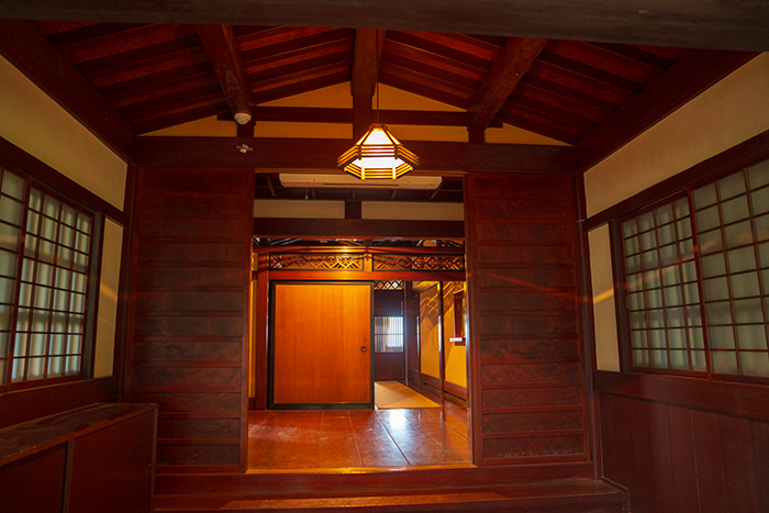 扇湖山荘(せんこさんそう)の庭園 公開中止_b0145398_16533820.jpg