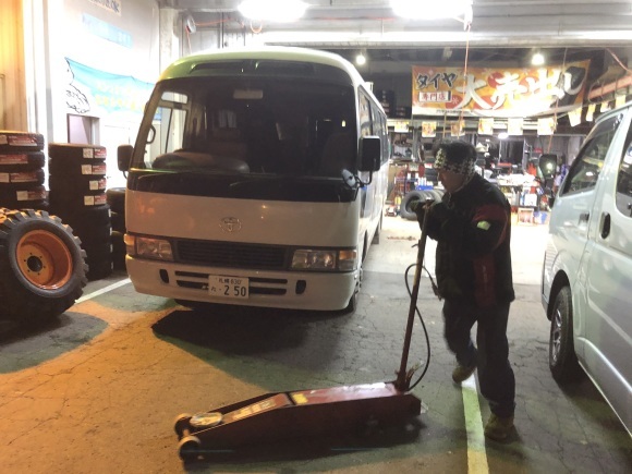 11月6日(水)新車☆レジアスエース DXワイドスパーロングボディ ハイルーフ 4WD ディーゼル入庫しました_b0127002_19232753.jpg