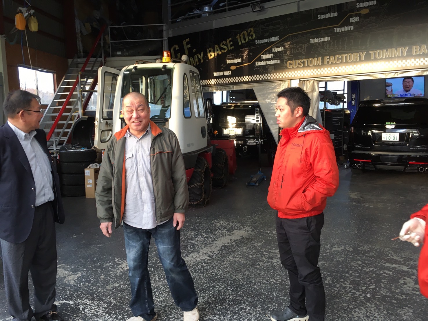 11月6日(水)新車☆レジアスエース DXワイドスパーロングボディ ハイルーフ 4WD ディーゼル入庫しました_b0127002_19414662.jpg