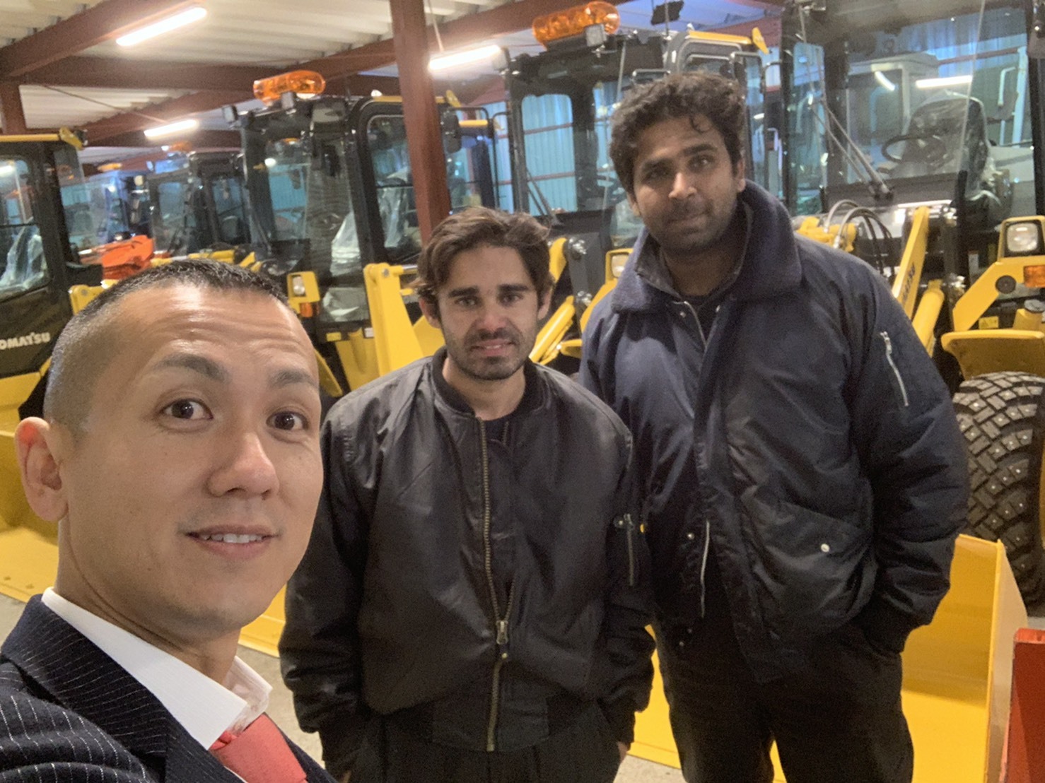 11月6日(水)新車☆レジアスエース DXワイドスパーロングボディ ハイルーフ 4WD ディーゼル入庫しました_b0127002_19562602.jpg