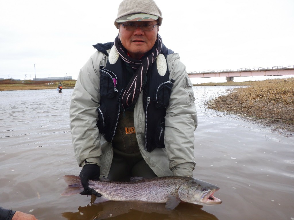 北海道のイトウフライフィッシングツアーin Teal Fly Fishing Total Support Teal