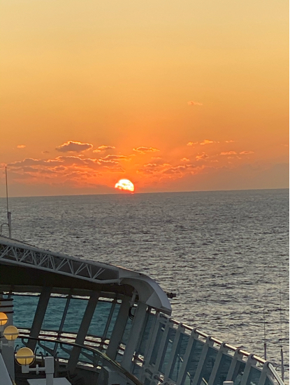 ダイヤモンドプリンセス沖縄台湾クルーズ2019  二日目終日航海日_f0054556_18404935.jpg