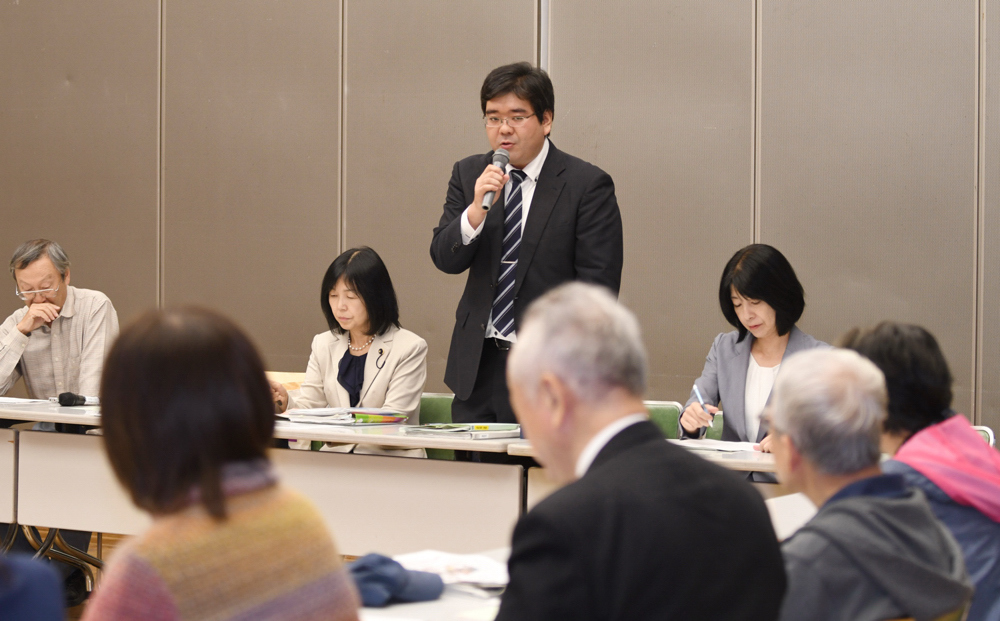 都政報告会を開きました_b0190576_23102925.jpg