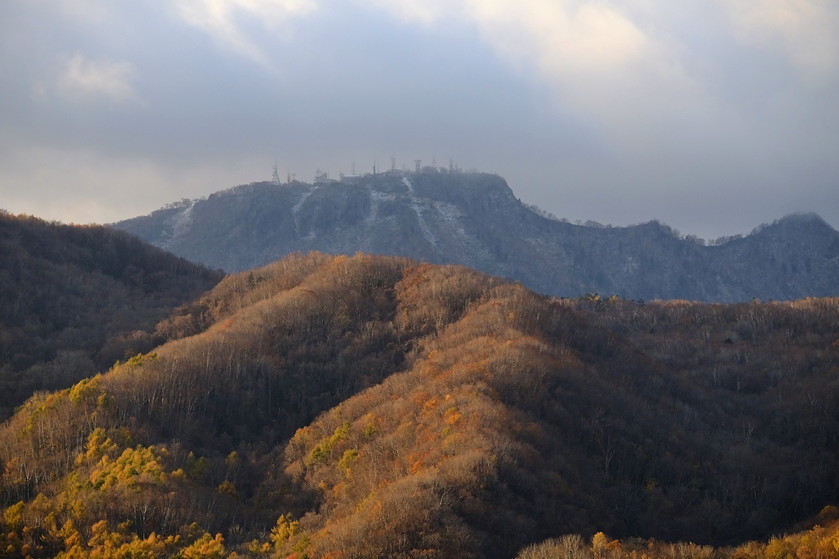 手稲山初冠雪_e0051186_07530976.jpg