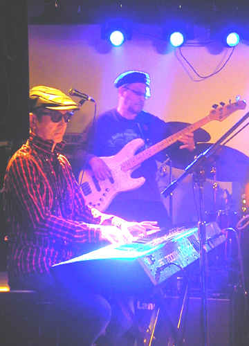 ●京都大宮高辻 BlueEyesにて、『ザッパロウィン 19』遠藤豆千代+BWANA_d0053294_23070529.jpg
