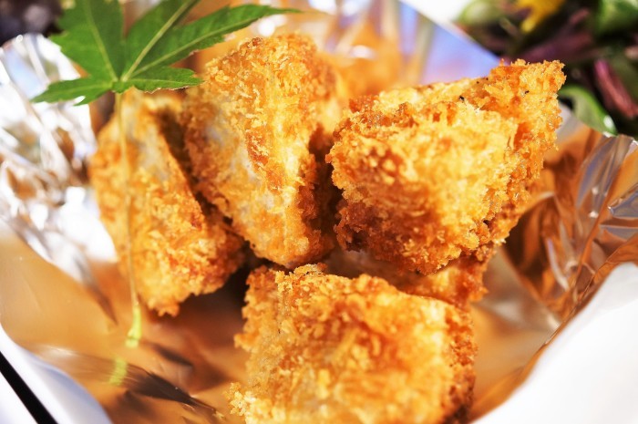 ■菜園発季節料理(1)【里芋のフライ/菊の花入りお酢の物】娘夫婦へのおもてなし^^_b0033423_20041134.jpg