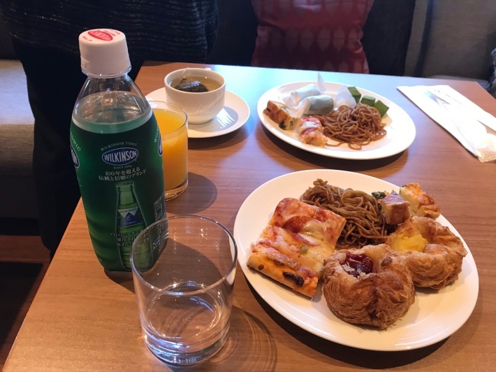 【シェラトンクラブ】焼きそばを食べてさようなら【シェラトン都ホテル東京】_b0009849_20331960.jpeg