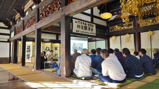 4日には「山門天井画・板壁画修復」講演会が開催されました_c0336902_19032042.jpg