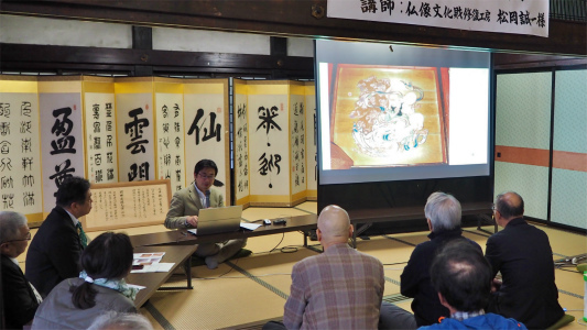 4日には「山門天井画・板壁画修復」講演会が開催されました_c0336902_19032457.jpg