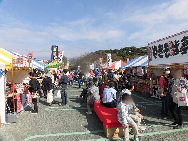 11月になっても汗ばむ中 第34回富士市産業まつり「商工フェア」_f0141310_08443576.jpg