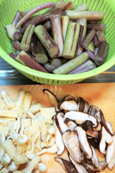 続 季節のおつまみ ２ 八頭芋茎の甘辛炒め煮 料理と趣味の部屋