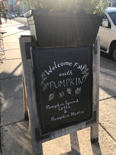 朝ごはんは、ル・パン・コティディアン(Le Pain Quotidien)で*イタリアンマーケットとも秋模様_d0269832_21481364.jpeg