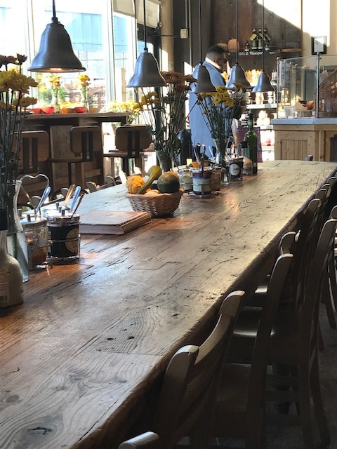 朝ごはんは、ル・パン・コティディアン(Le Pain Quotidien)で*イタリアンマーケットとも秋模様_d0269832_21484650.jpeg