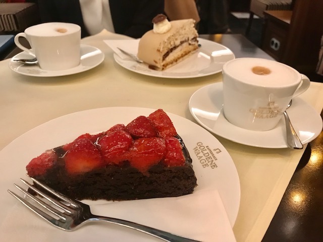 残り1席です!〜打ち合わせはここで♪〜_c0194065_23041312.jpg