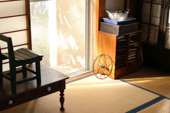 モノが少し減っただけでも、出掛ける前のお部屋がよりすっきりに！_f0354014_14042631.jpg