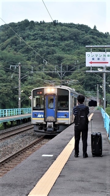 藤田八束の鉄道写真@青森駅トライアングルを空から見ると、絶景の青森の街、青い森鉄道の魅力モーリー君の可愛さに魅了_d0181492_20304069.jpg