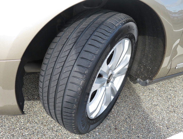 Citroen C5 Tourer タイヤ交換（MICHELIN Primacy4 225/55R17) : AR75TS