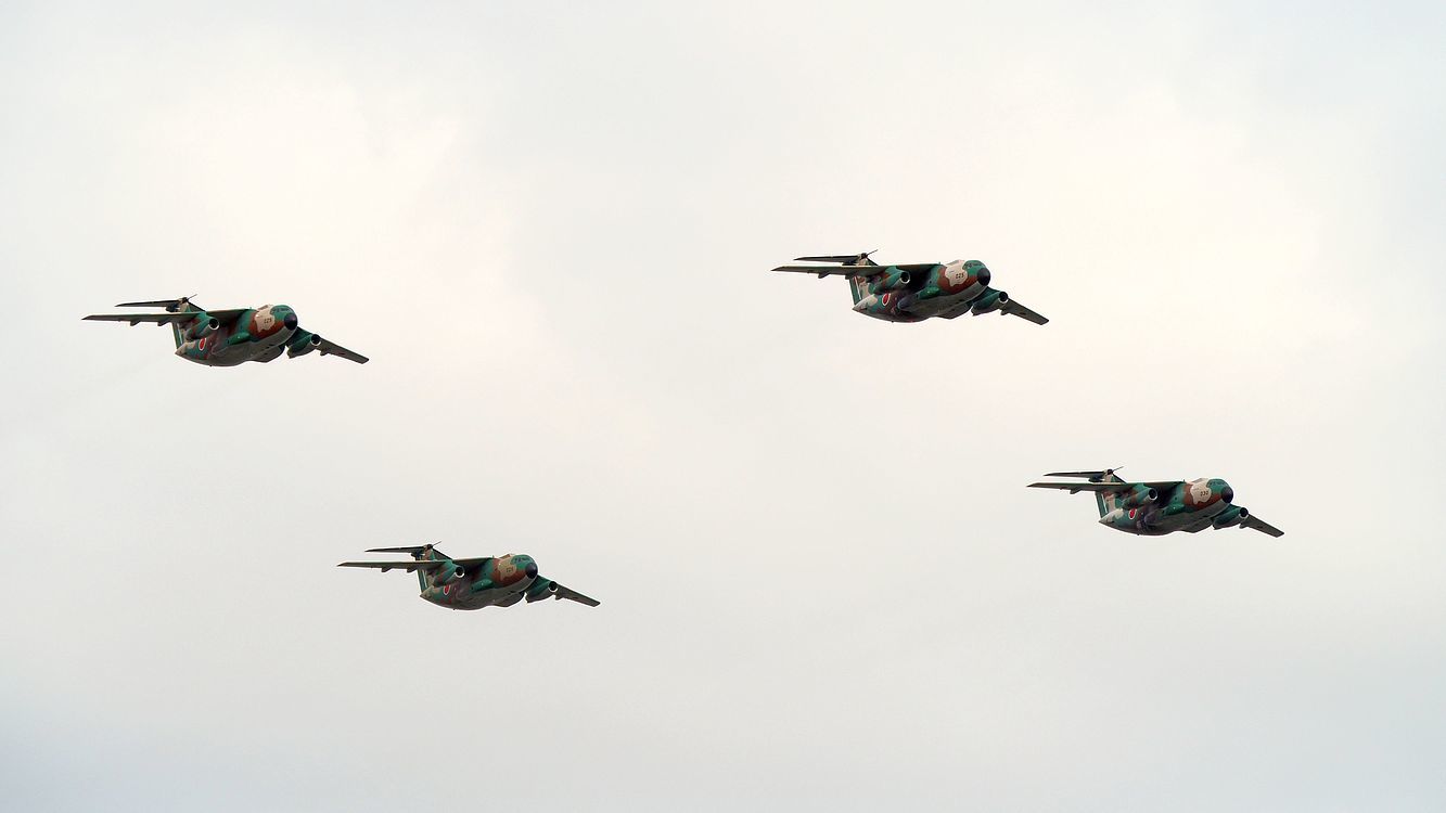2019年「入間基地航空祭」(2)・・・C-1のパフォーマンスに嵌る♪_a0031821_12273337.jpg