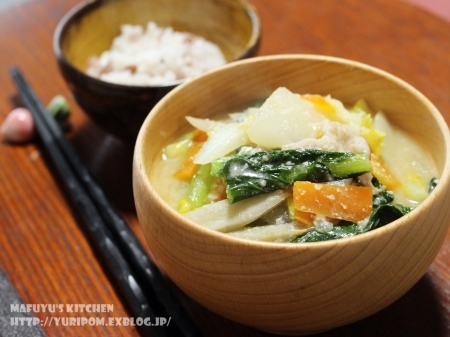 朝の温活 生姜昆布水で具沢山味噌汁 スパイスと薬膳と